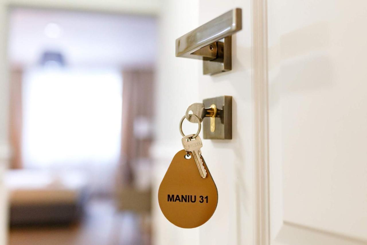Maniu 31 &